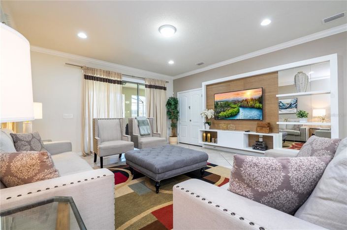 Image No.79-6 Bed Property for sale