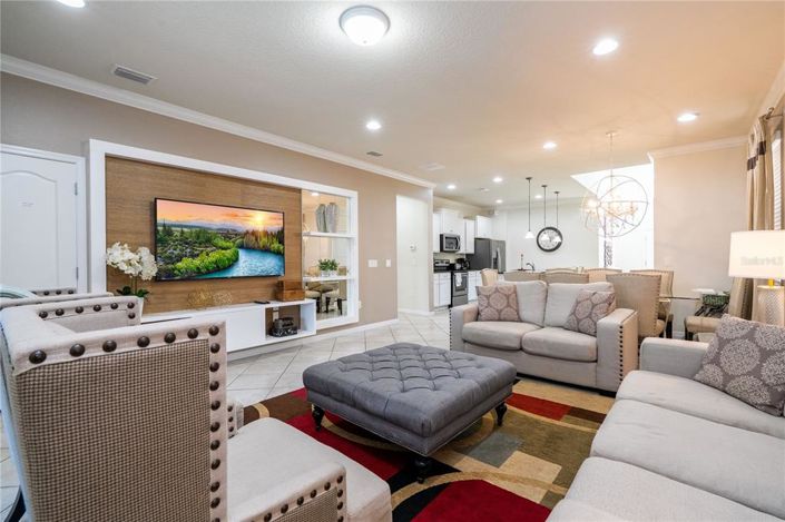 Image No.80-6 Bed Property for sale