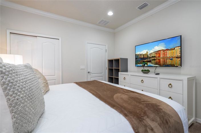 Image No.85-6 Bed Property for sale