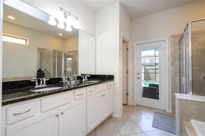 Image No.86-6 Bed Property for sale