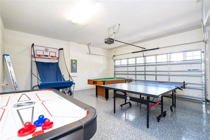 Image No.89-6 Bed Property for sale