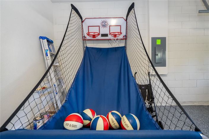 Image No.91-6 Bed Property for sale