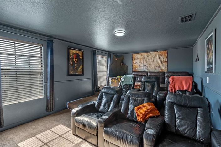 Image No.16-9 Bed Property for sale