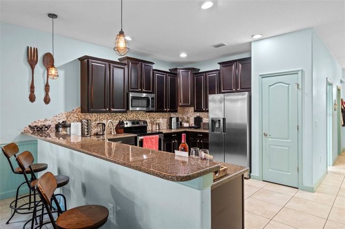 Image No.6-9 Bed Property for sale