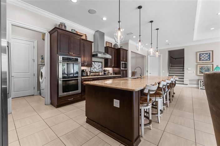 Image No.13-11 Bed Property for sale