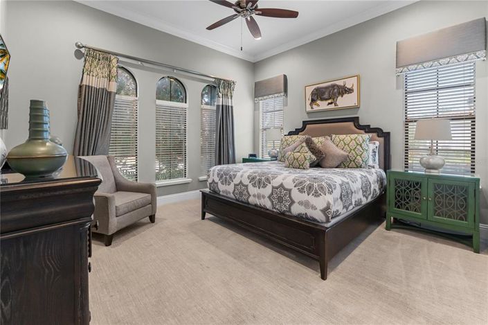 Image No.29-11 Bed Property for sale