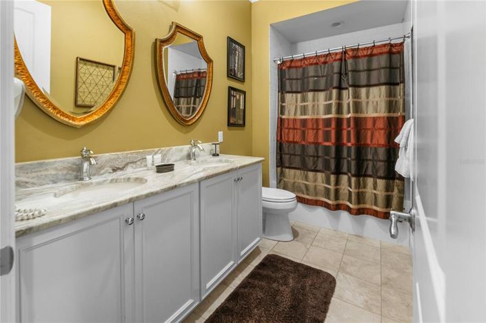 Image No.43-11 Bed Property for sale