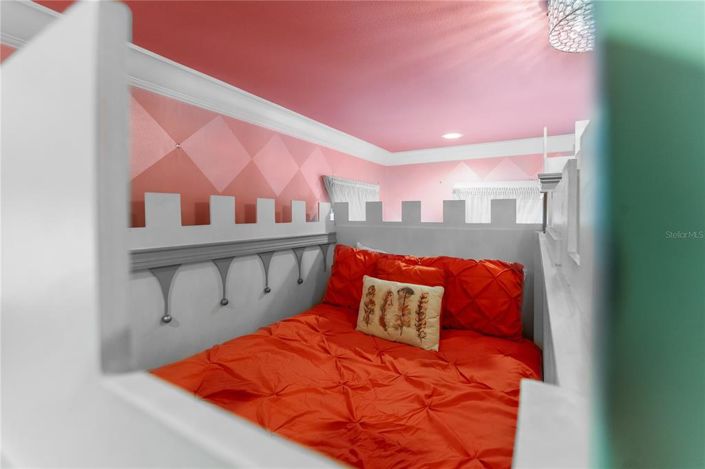 Image No.46-11 Bed Property for sale