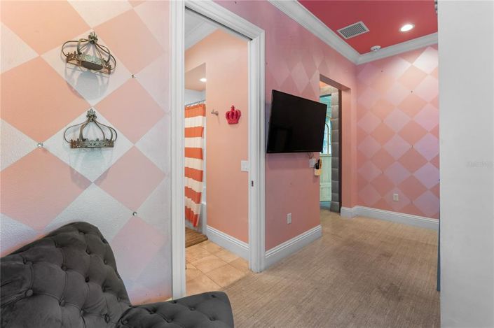 Image No.48-11 Bed Property for sale