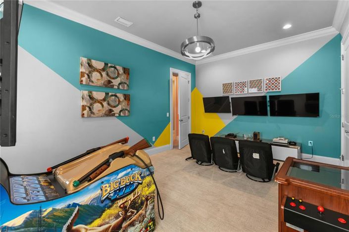 Image No.51-11 Bed Property for sale