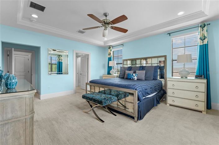 Image No.64-11 Bed Property for sale