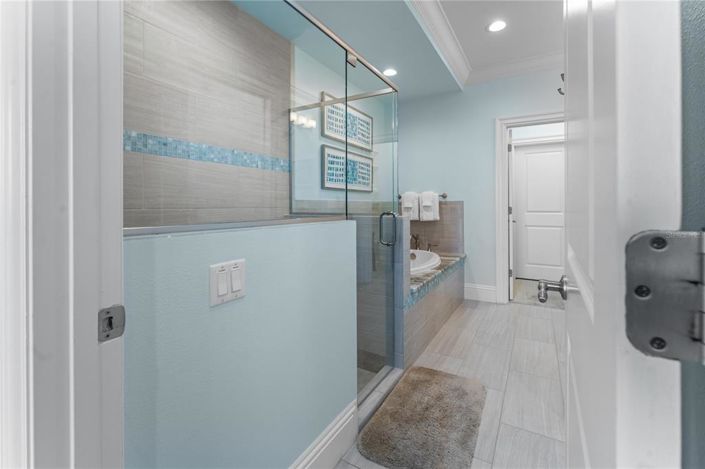 Image No.67-11 Bed Property for sale