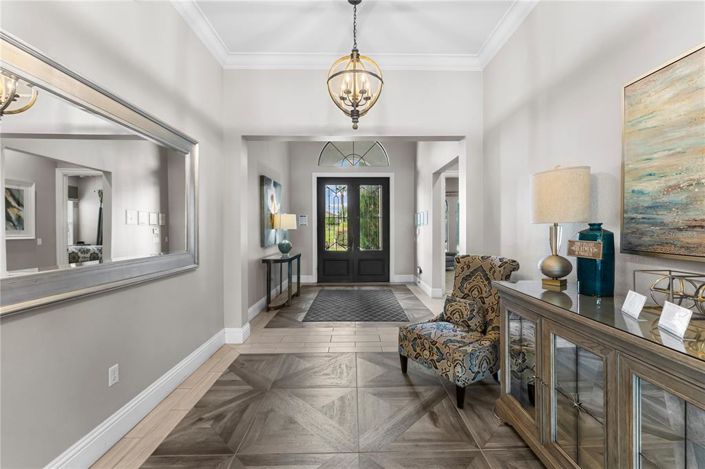 Image No.7-11 Bed Property for sale