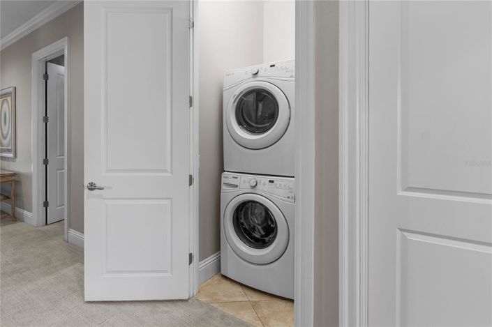 Image No.75-11 Bed Property for sale