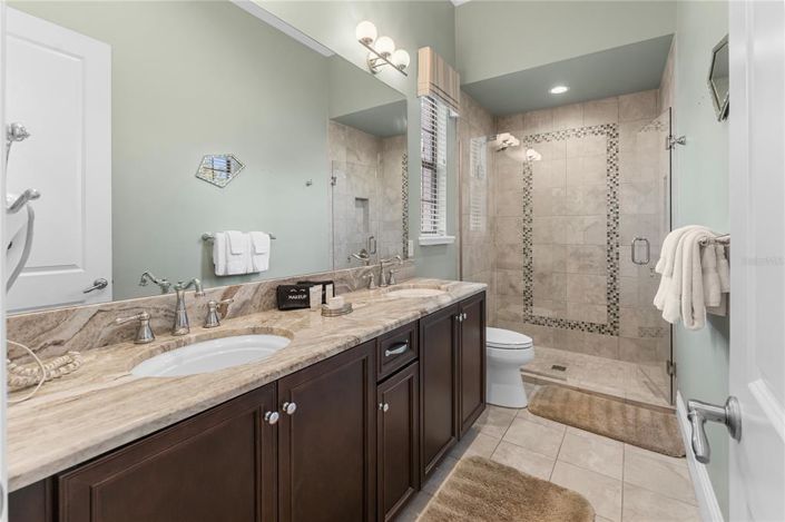 Image No.79-11 Bed Property for sale