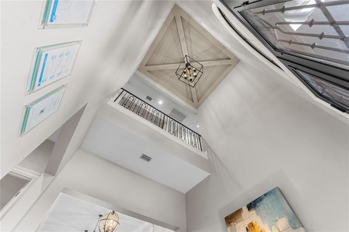 Image No.81-11 Bed Property for sale