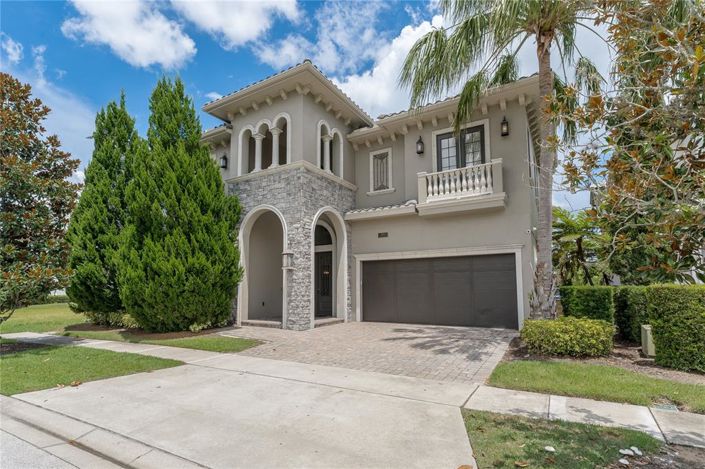 Image No.82-11 Bed Property for sale