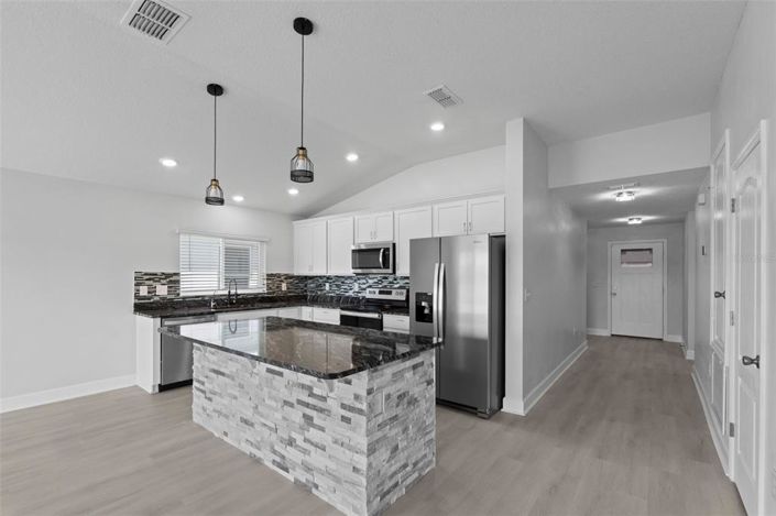 Image No.24-4 Bed Property for sale