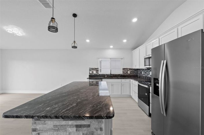 Image No.30-4 Bed Property for sale