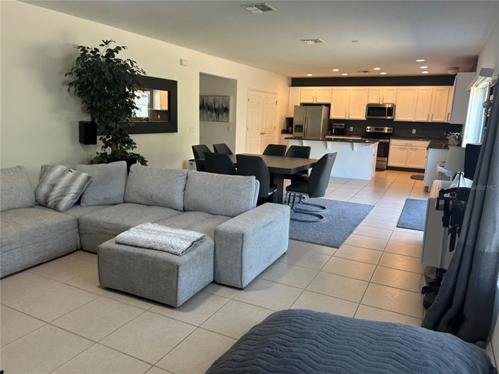 Image No.5-5 Bed Property for sale