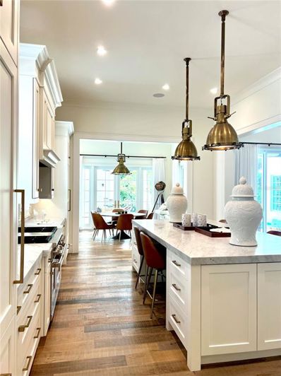 Image No.11-5 Bed Property for sale