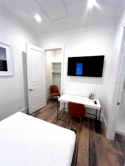 Image No.35-5 Bed Property for sale