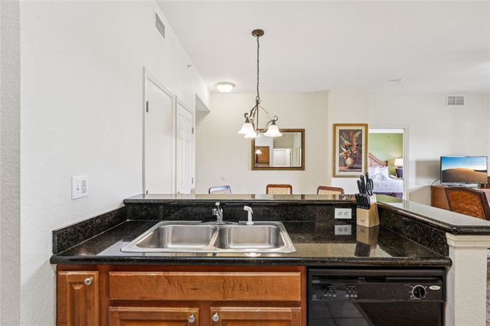 Image No.15-2 Bed Property for sale