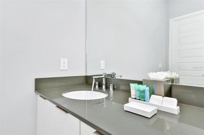 Image No.17-3 Bed Property for sale