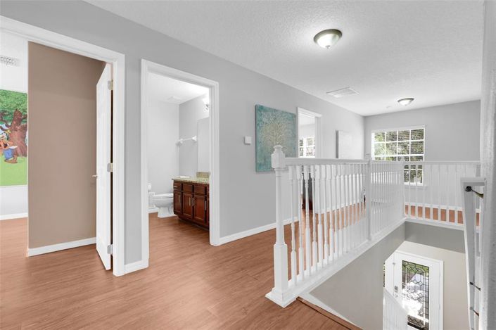 Image No.16-6 Bed Property for sale