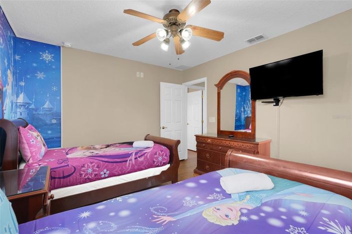 Image No.34-6 Bed Property for sale