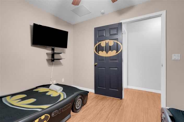 Image No.37-6 Bed Property for sale