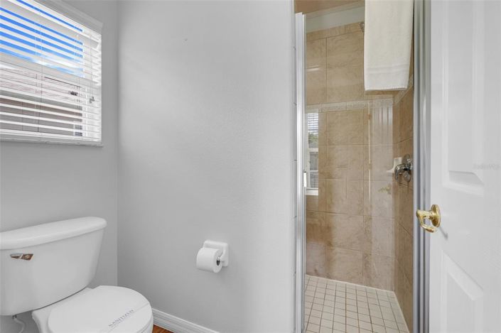 Image No.38-6 Bed Property for sale