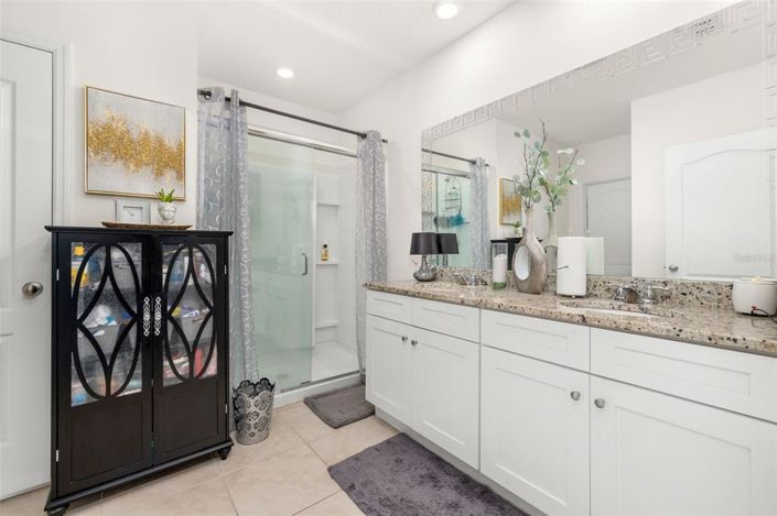 Image No.15-4 Bed Property for sale