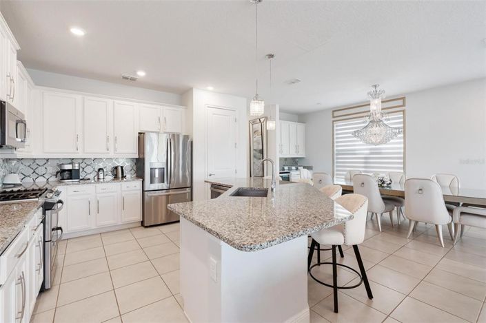 Image No.11-5 Bed Property for sale