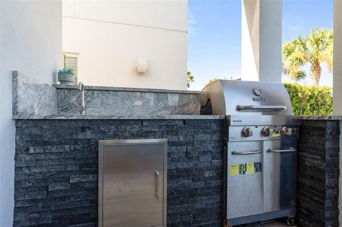 Image No.46-5 Bed Property for sale