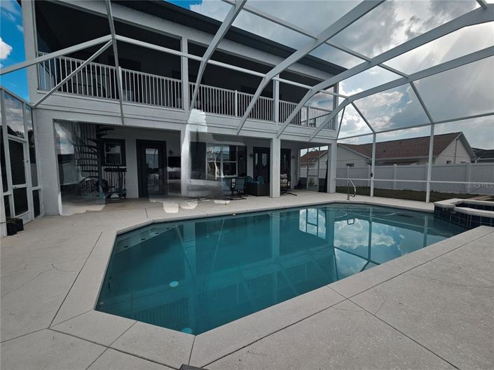 Image No.10-5 Bed Property for sale