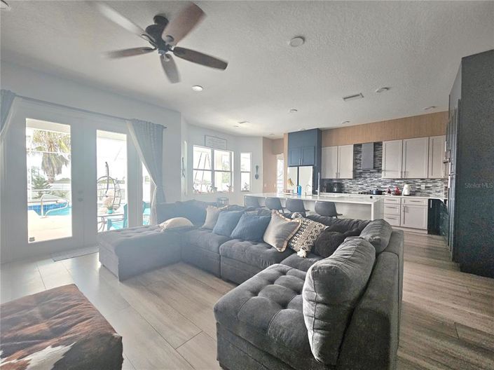 Image No.19-5 Bed Property for sale