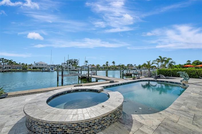 Image No.56-3 Bed Property for sale