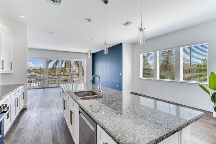 Image No.30-4 Bed Property for sale