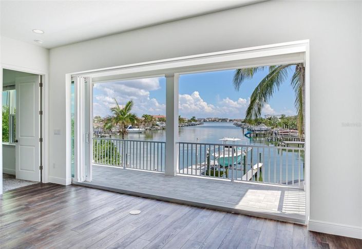 Image No.32-4 Bed Property for sale