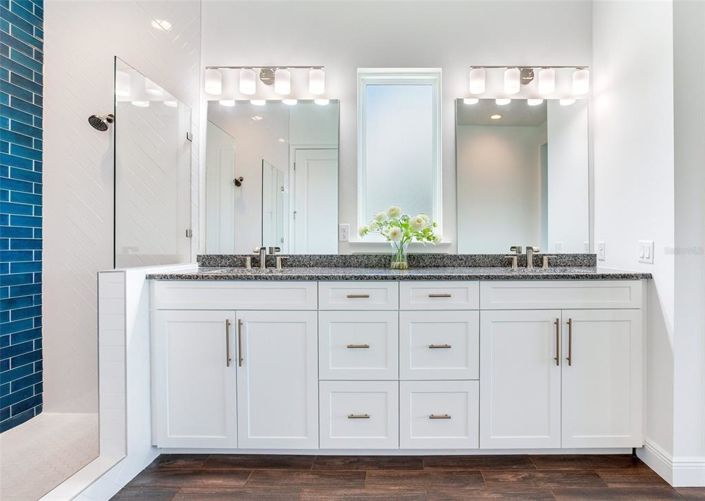 Image No.37-4 Bed Property for sale