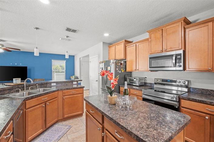 Image No.17-4 Bed Property for sale