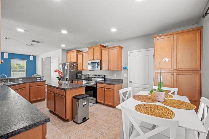 Image No.20-4 Bed Property for sale