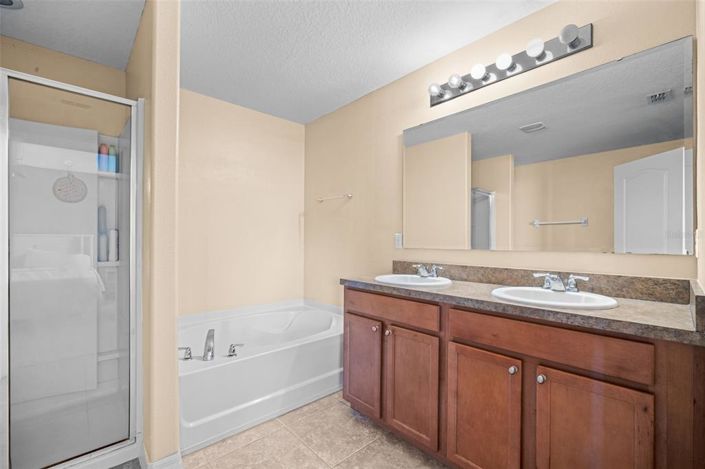 Image No.32-4 Bed Property for sale