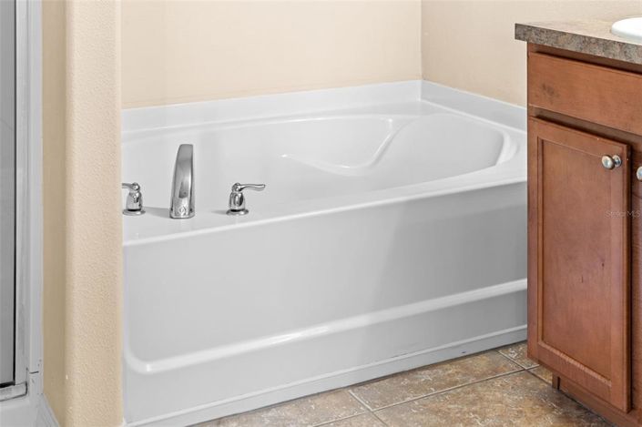 Image No.33-4 Bed Property for sale