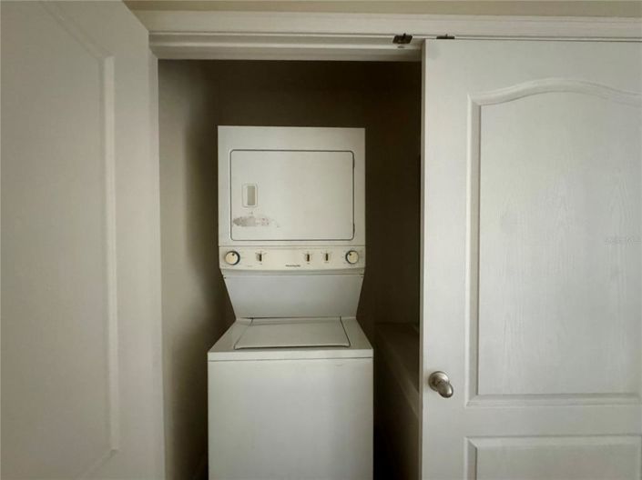 Image No.18-4 Bed Townhouse for sale