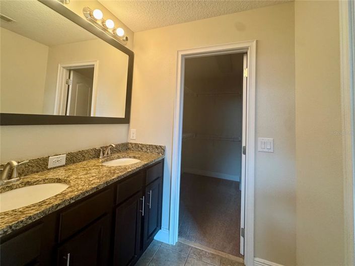 Image No.20-4 Bed Townhouse for sale