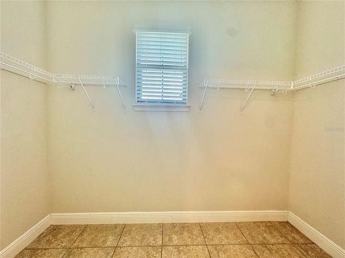 Image No.22-4 Bed Townhouse for sale