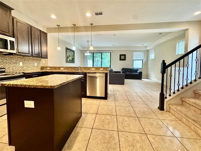 Image No.3-4 Bed Townhouse for sale