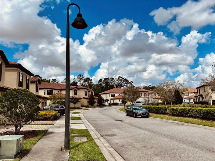 Image No.30-4 Bed Townhouse for sale